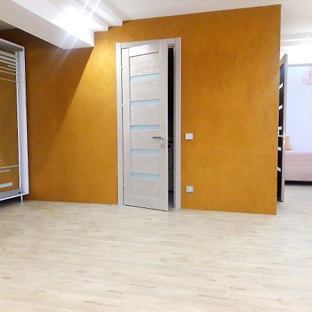 Light Apartment Center City Chisinau Ngoại thất bức ảnh