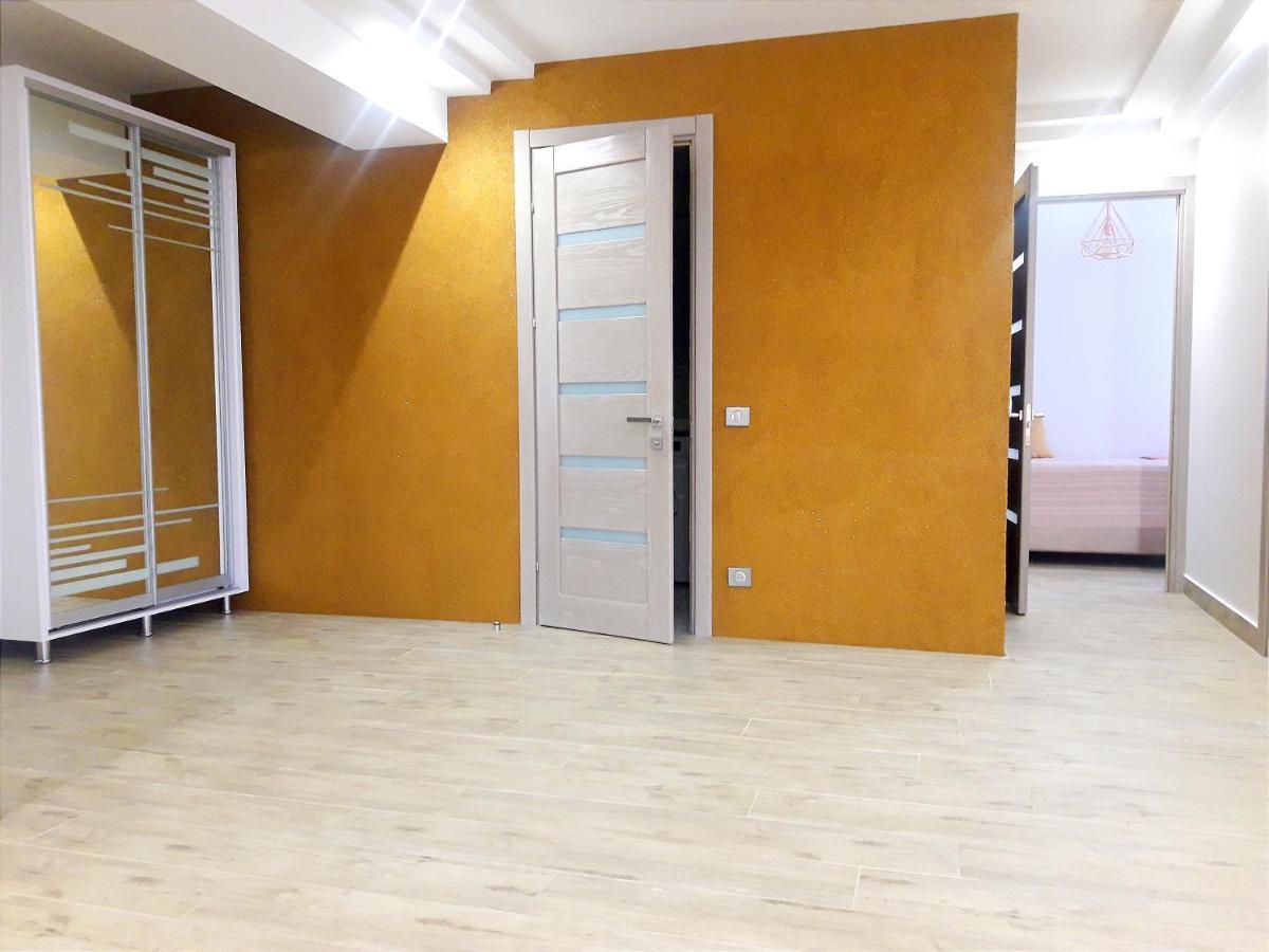 Light Apartment Center City Chisinau Ngoại thất bức ảnh